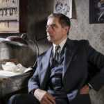 Maigret klade past - Rowan Atkinson není jenom Mr. Bean