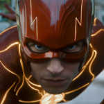 Závěrečná scéna filmu The Flash: Komická úleva a setkání s Aquamanem