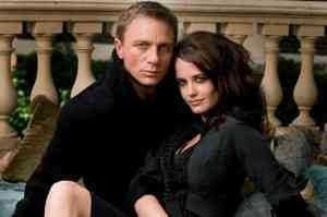 Eva_Green_and_Daniel_Craig_-_Greg_Williams_Photoshoot_07-300x199.jpg